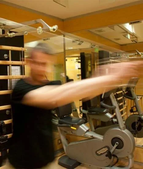 サービス 9 Hotel La Perle Saint Germain Fitness room detail jpg