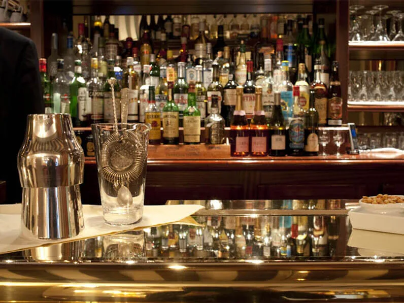 サービス 6 Hotel Luxembourg Parc Bar service jpg