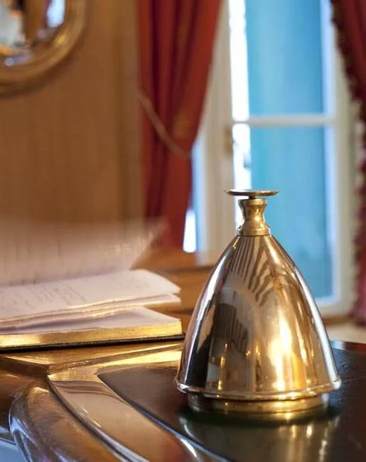 サービス 1 Hotel Luxembourg Parc Reception detail jpg